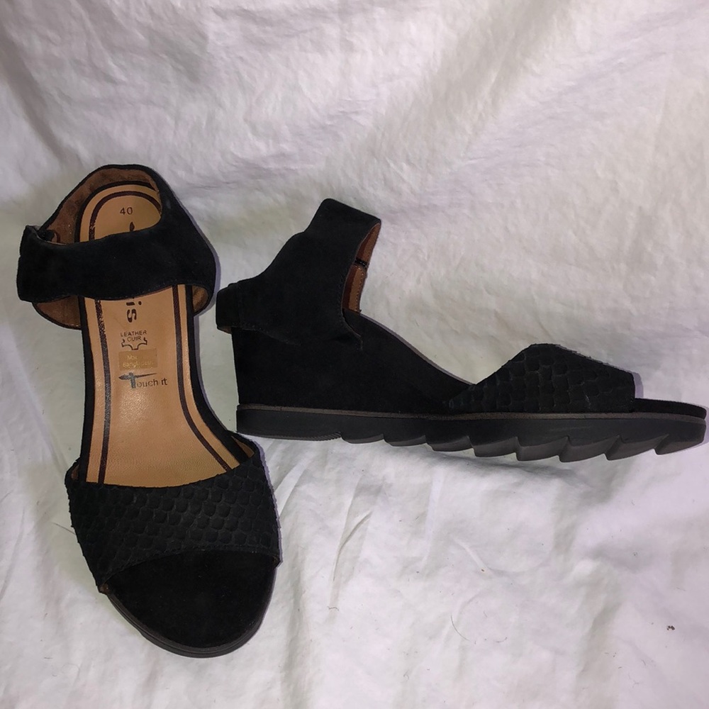 Tamaris lightweight Wedge Strap Peep toe Sandal!